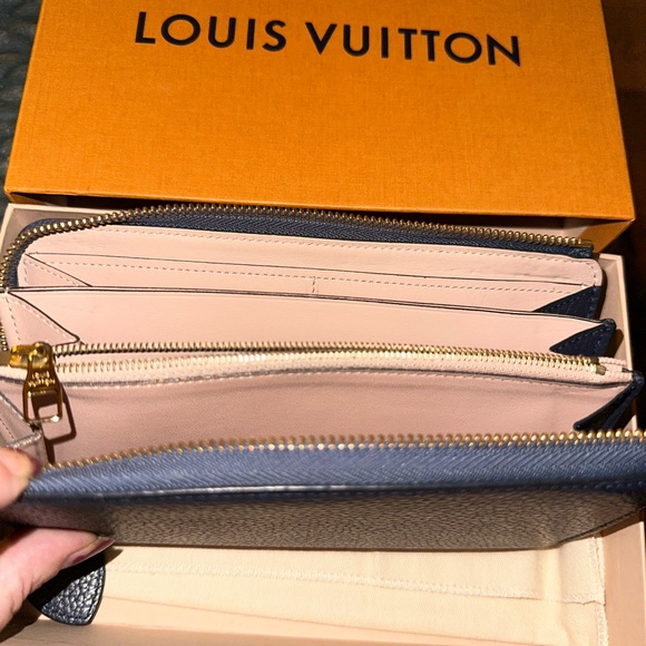 Louis Vuitton  Comet Navy Blue Marine Taurillon Leather Wallet authentic - Picture 5 of 10